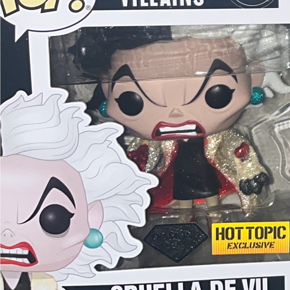 Funko Cruella de Vil Vinyl Figure - White, Black, Red, Gold, Teal
